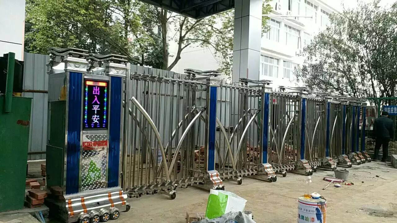 广州番禺区广州番禺区四川绵阳市飞机场伸缩门